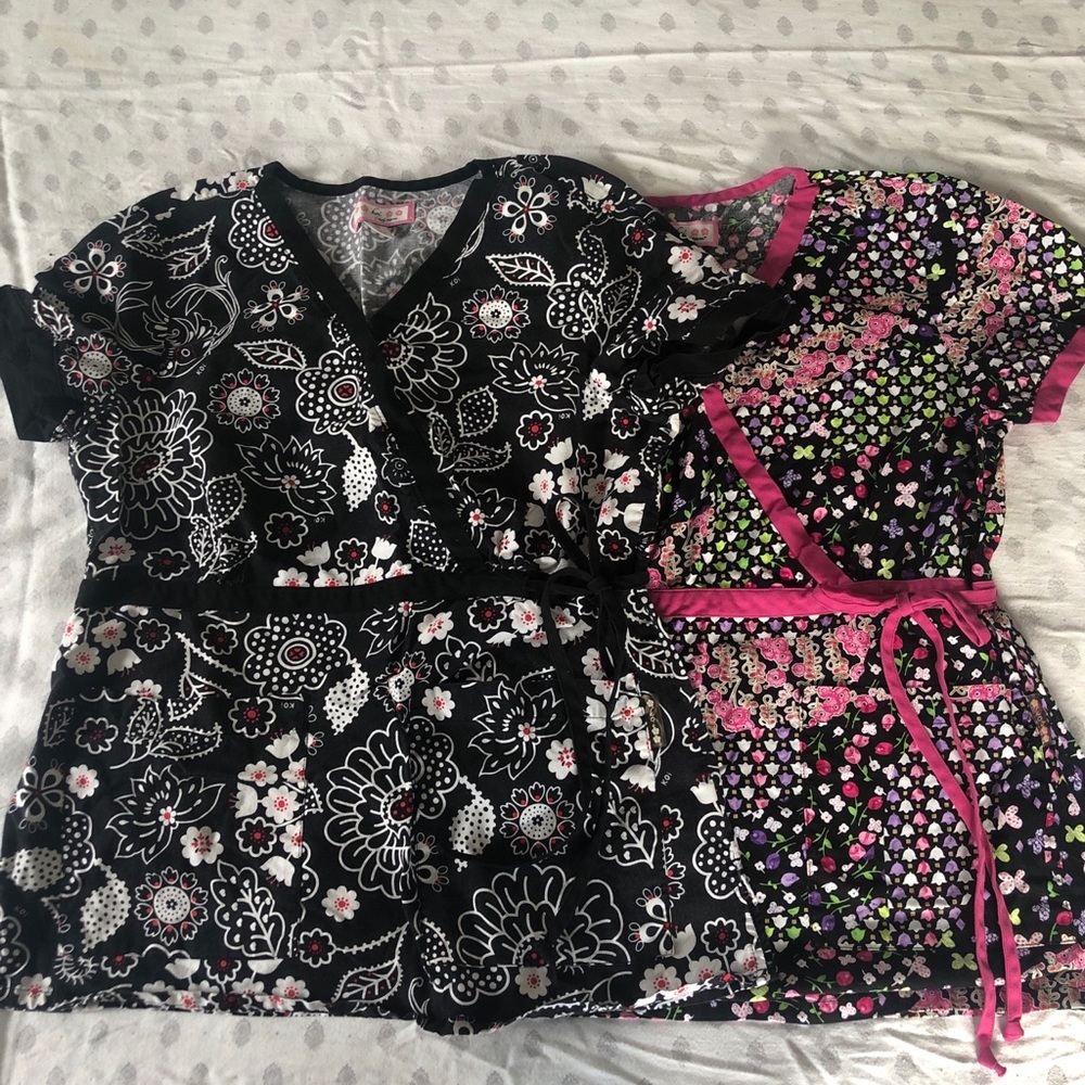 Koi scrub tops lot of two medium